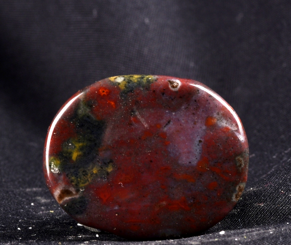 Blood stone    energy and strength ,constant energy flows    grounding 8240