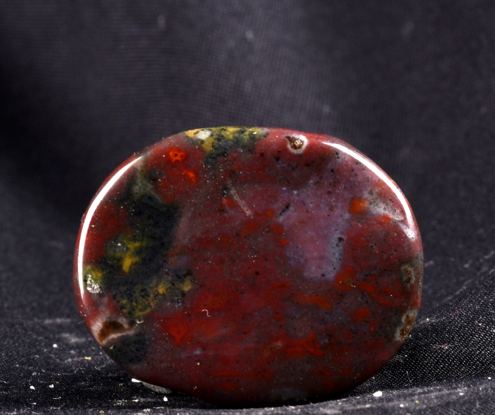 Blood stone    energy and strength ,constant energy flows    grounding 8240