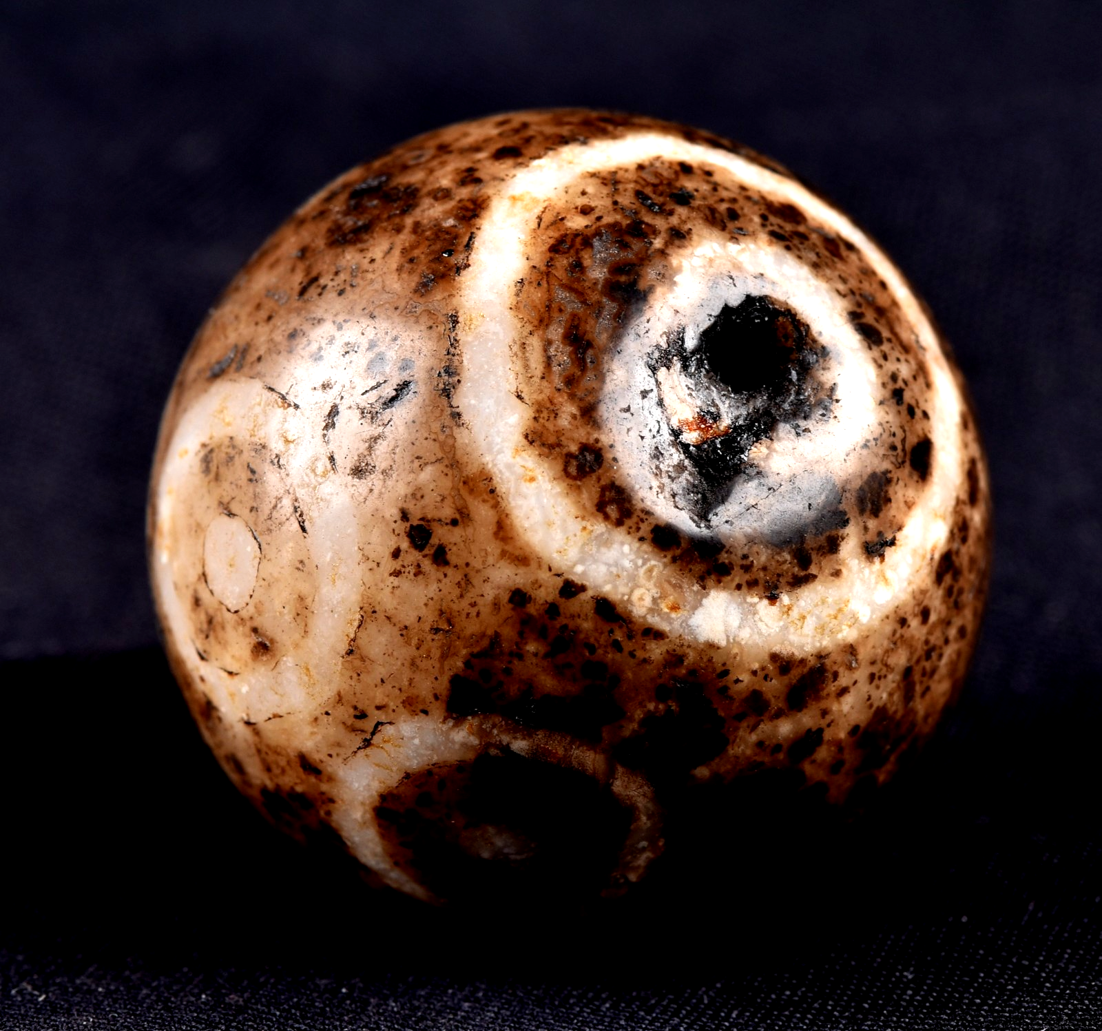 Mystic old pum tek  Sulemani  stone/dzi bead / bhaisajyaguru /medicene  man 8841