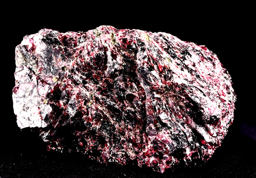Garnet natural  juicy gem free form  passion courage shaman 8001