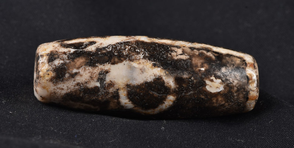 Mystic old pumtek  dzi/bhaisajyaguru/ ''evil eye'  bead with  reach patina #7805