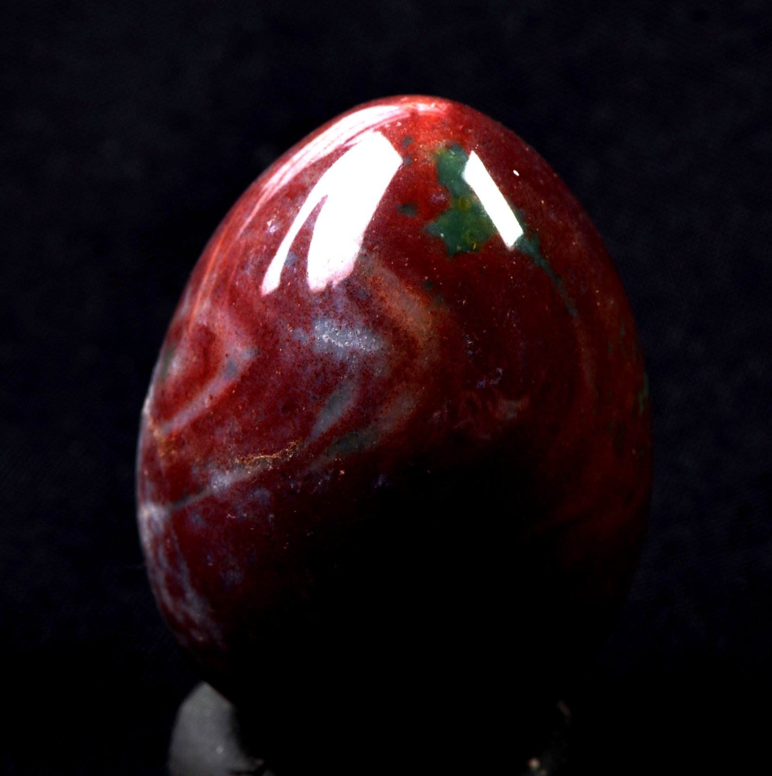 Blood stone  egg  energy and strength ,constant energy flows    grounding 8201