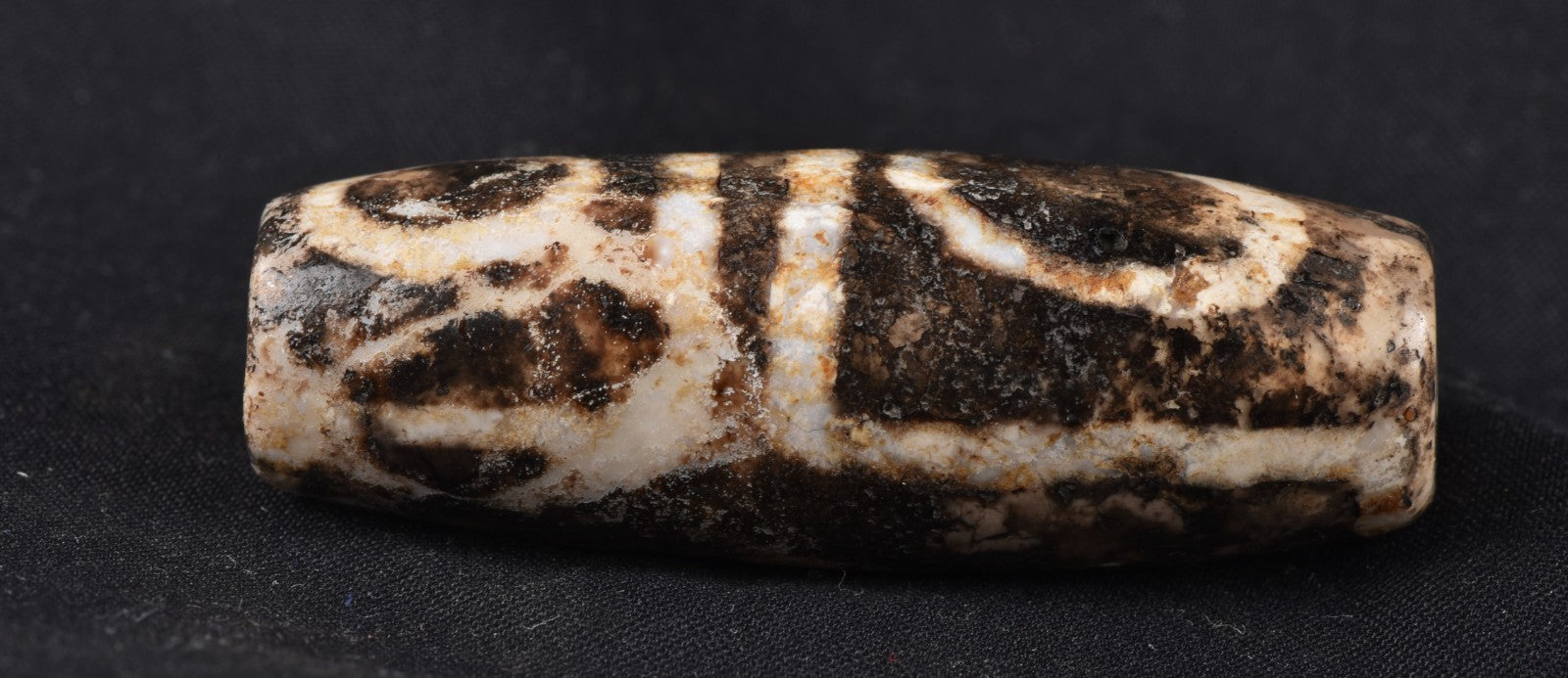 Mystic old pumtek  dzi/bhaisajyaguru/ ''evil eye'  bead with  reach patina #7805