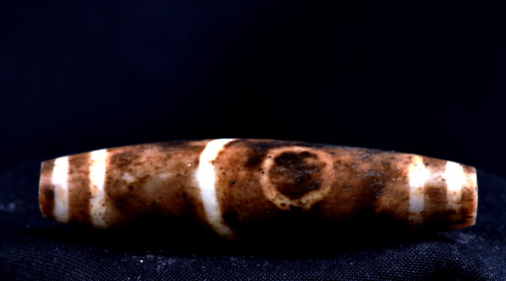 Mystic old pumtek  dzi/bhaisajyaguru/ ''evil eye'  bead with  reach patina #8105