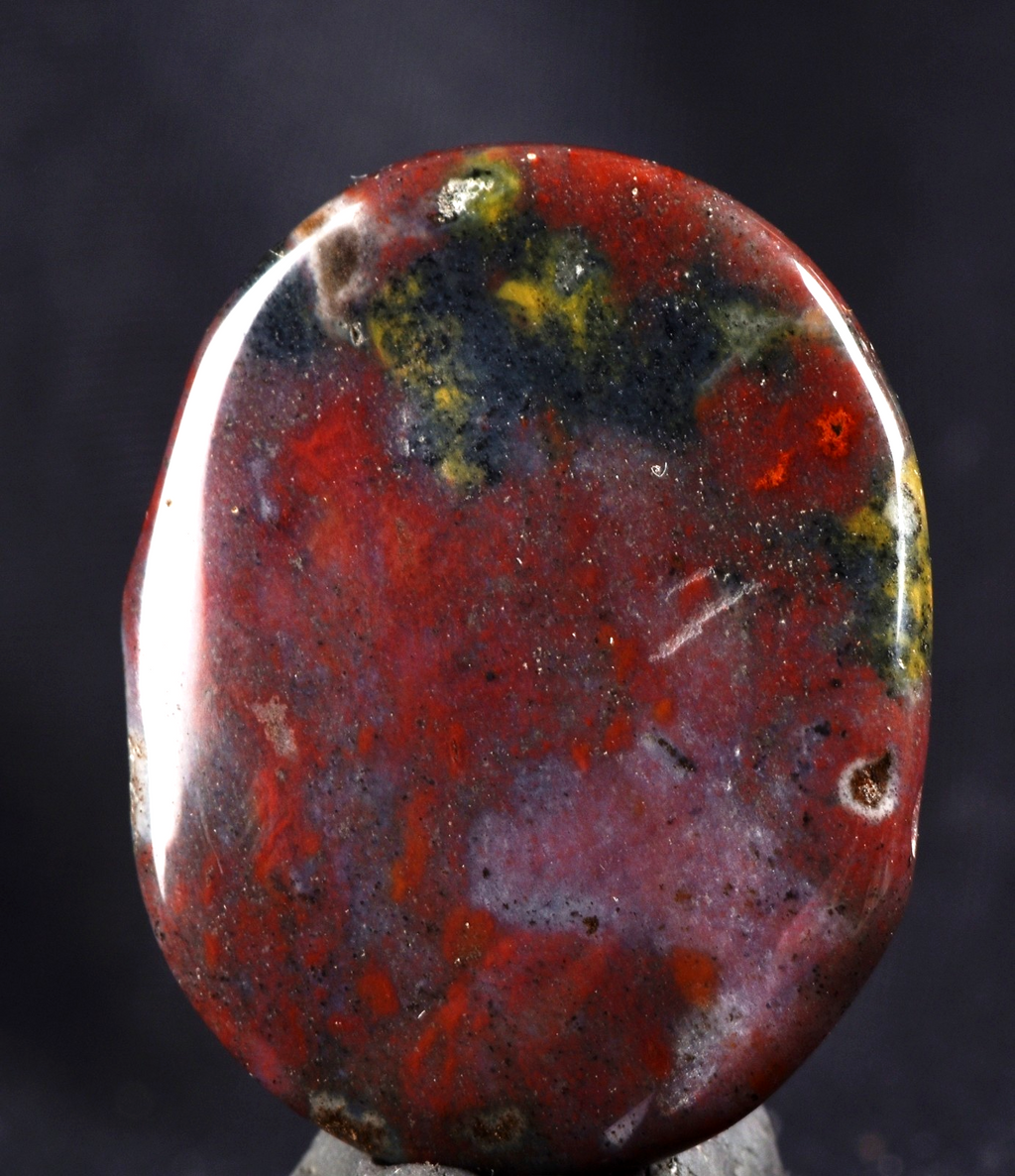 Blood stone    energy and strength ,constant energy flows    grounding 8240