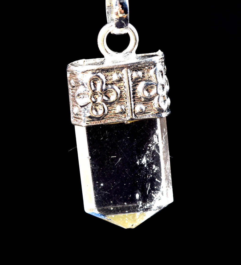 Satyaloka satyamani region  quartz   pendant  synergy 12 crystal #8133
