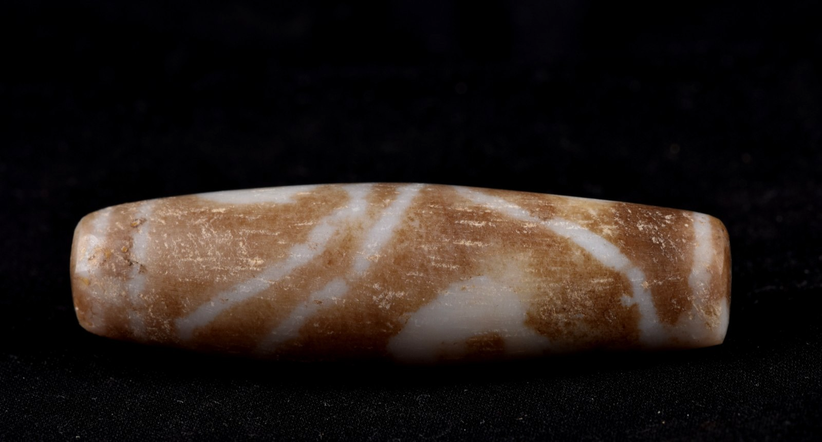 Mystic old pumtek  dzi/bhaisajyaguru/ ''evil eye'  bead with  reach patina #7803