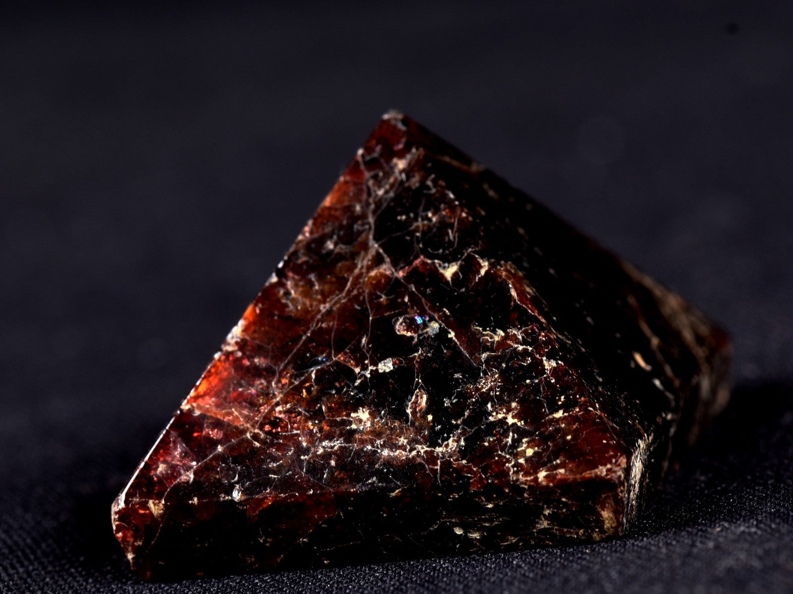 Garnet natural  juicy gem tiny  pyramid  passion courage shaman 7948
