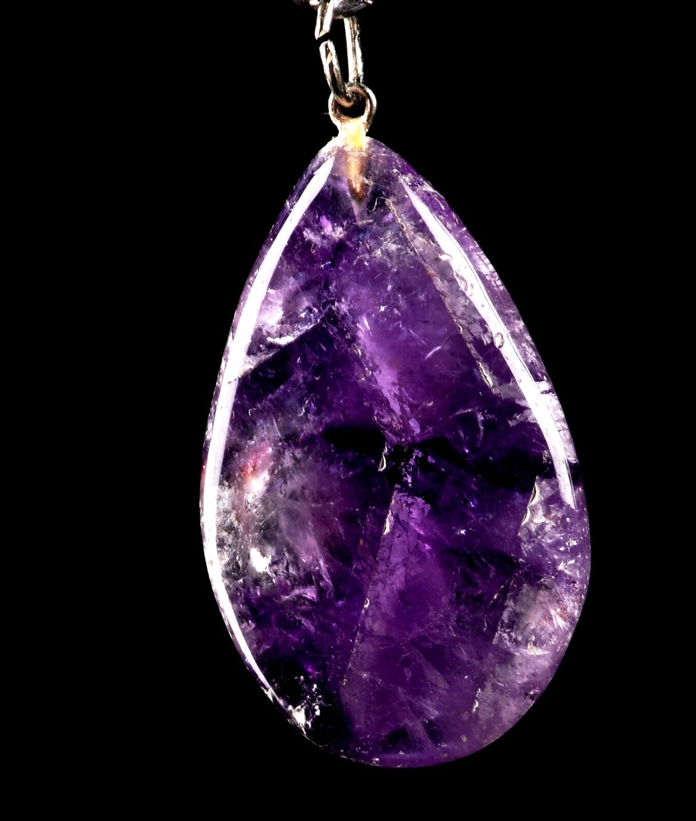 Amethyst chevron pendant cell regeneration,detoxification ,sleep disorder  #7373