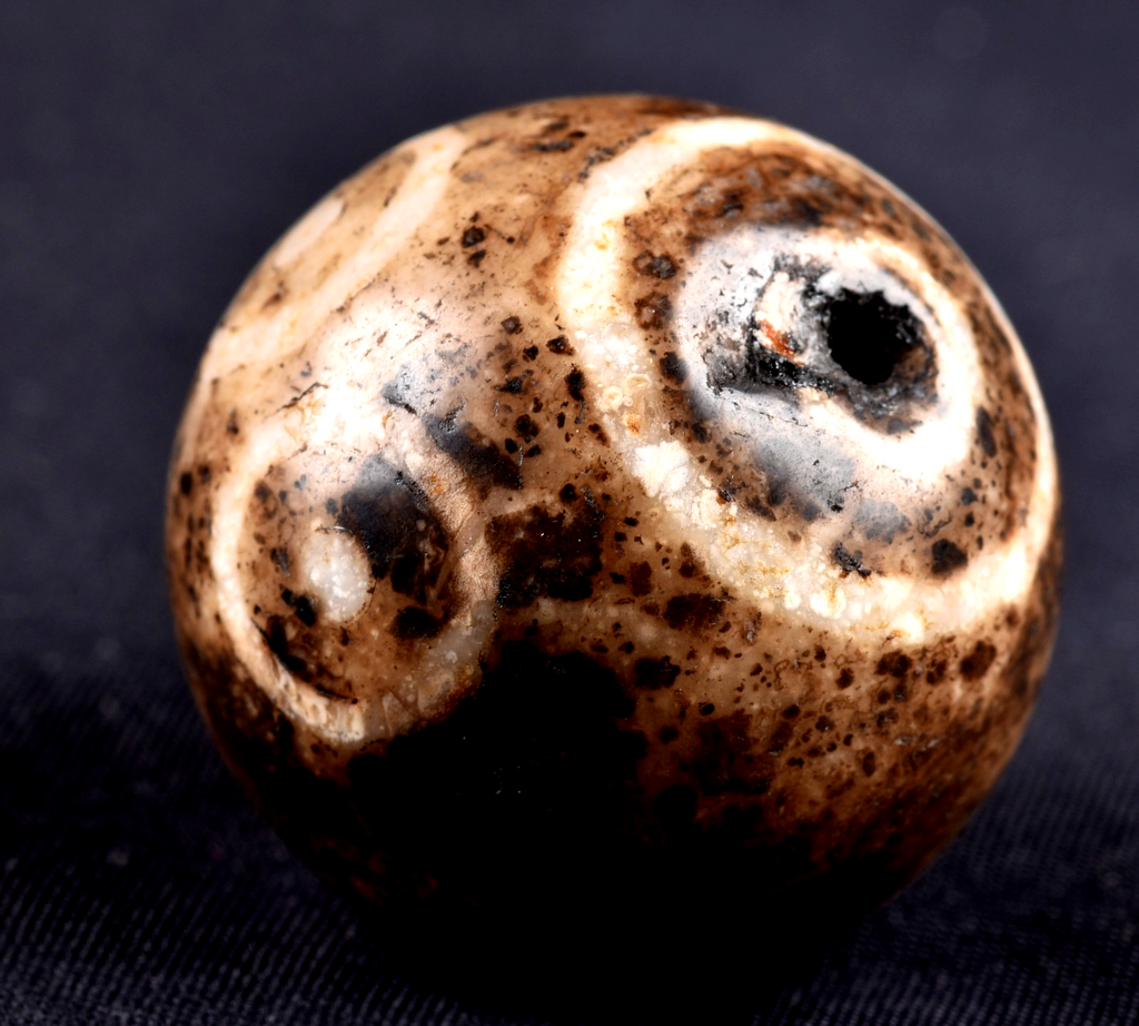 Mystic old pum tek  Sulemani  stone/dzi bead / bhaisajyaguru /medicene  man 8841