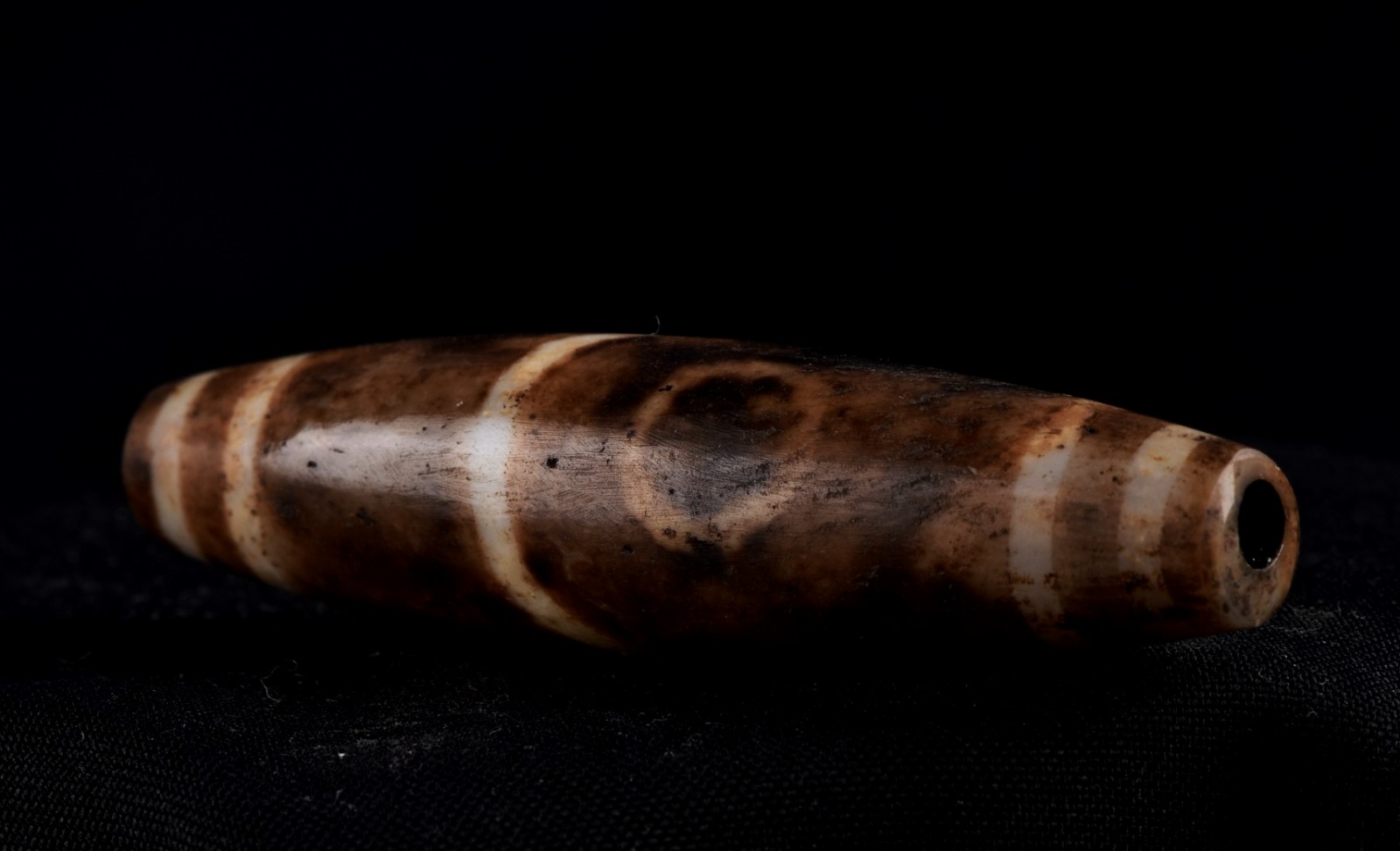 Mystic old pumtek  dzi/bhaisajyaguru/ ''evil eye'  bead with  reach patina #8105