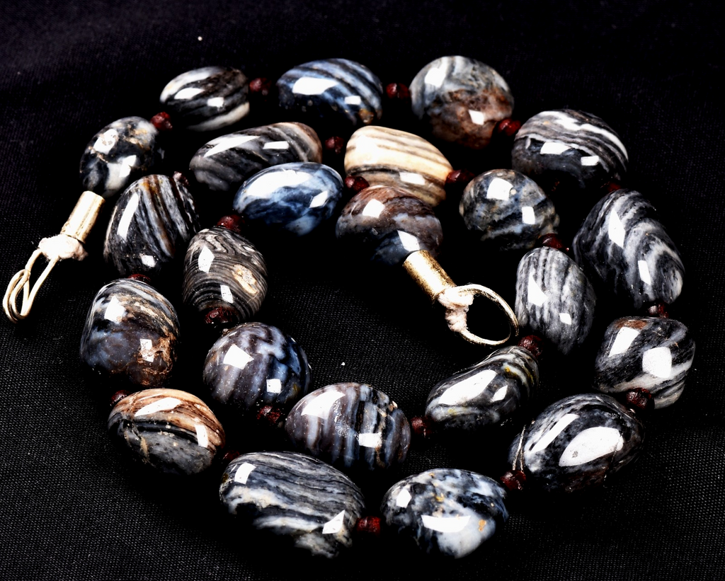 old sulemani  dzi/bhaisajyaguru/ shaman bead necklace with  reach patina #8144