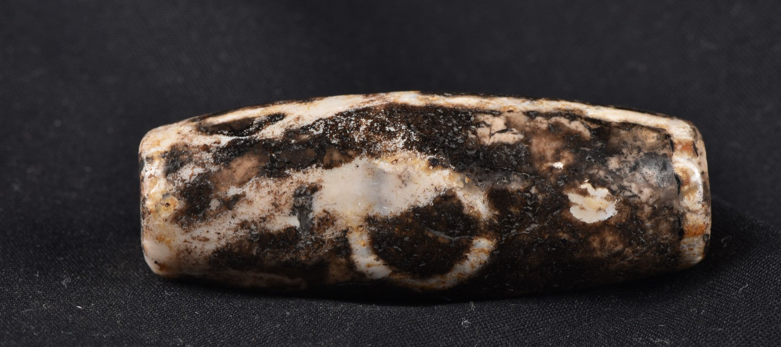 Mystic old pumtek  dzi/bhaisajyaguru/ ''evil eye'  bead with  reach patina #7805