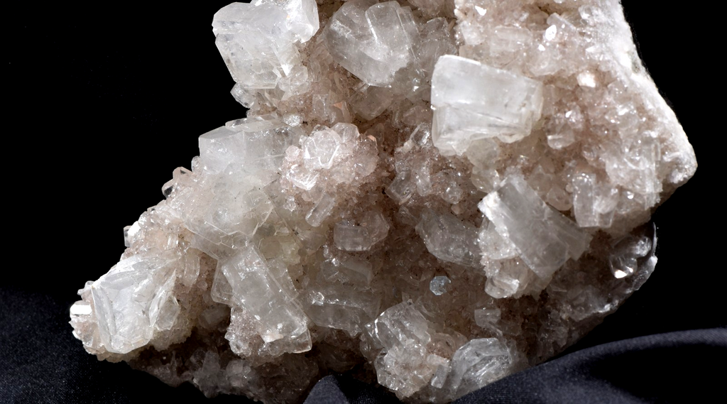 Apophyllite on grey quartz  base   psychic direction and guidance alter #1001