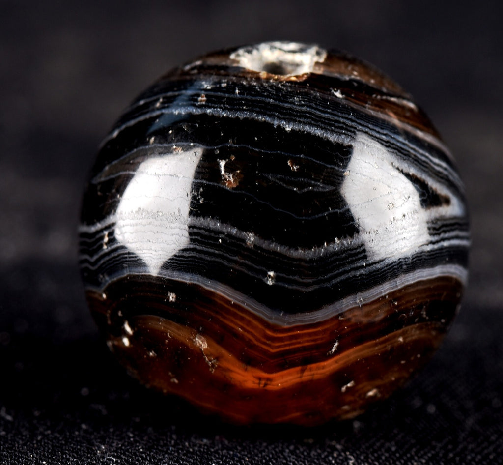 Mystic old black sulemani  dzi/bhaisajyaguru/shaman bead with  reach patina#7346