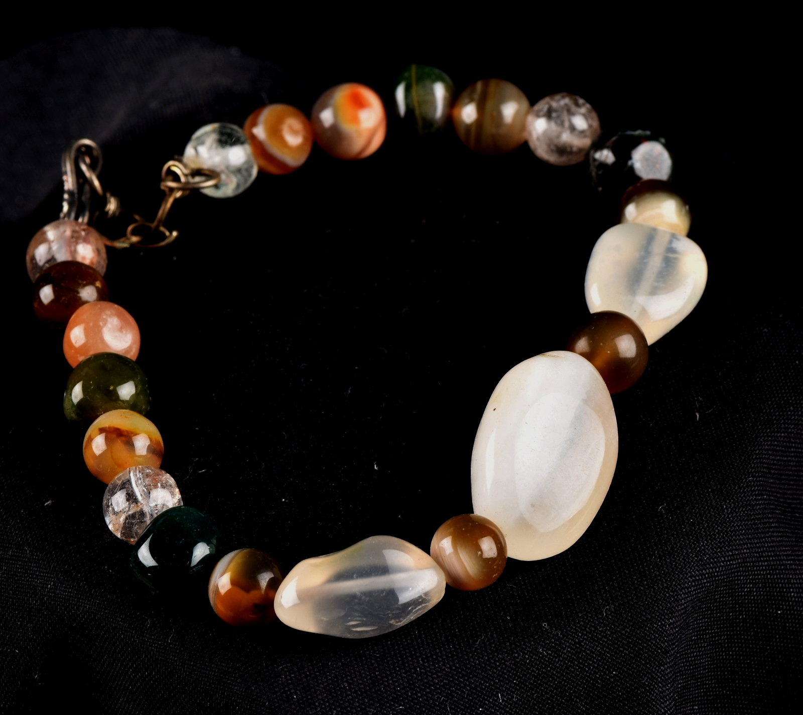 white  sulemani,carnelian  satyaloka   agnitite mystic  bead  bracelet  #8116