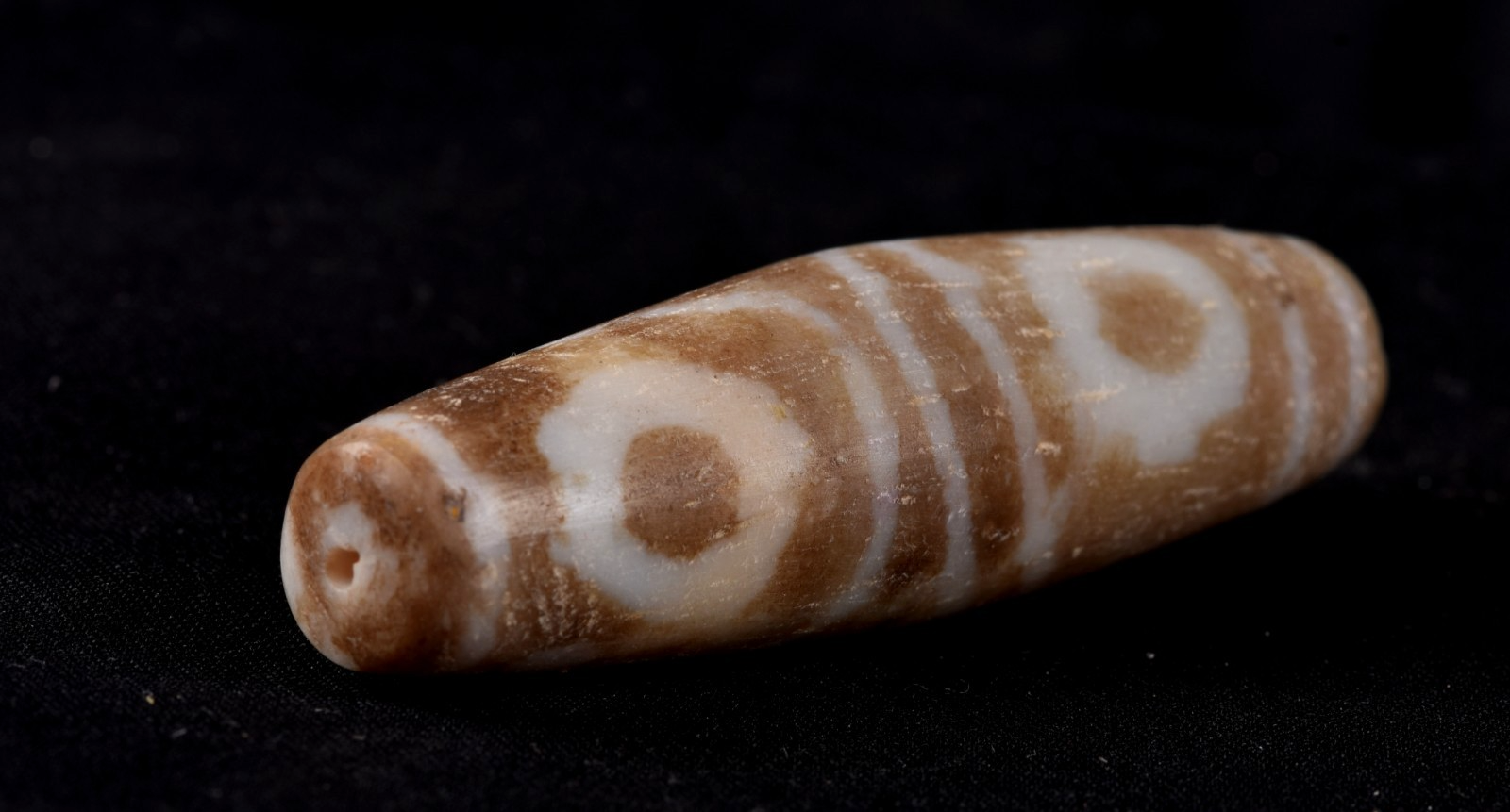 Mystic old pumtek  dzi/bhaisajyaguru/ ''evil eye'  bead with  reach patina #7803