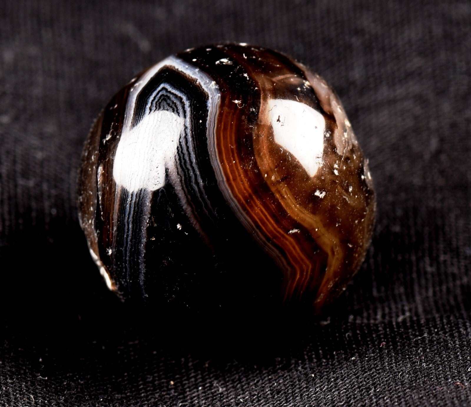 Mystic old black sulemani  dzi/bhaisajyaguru/shaman bead with  reach patina#7346