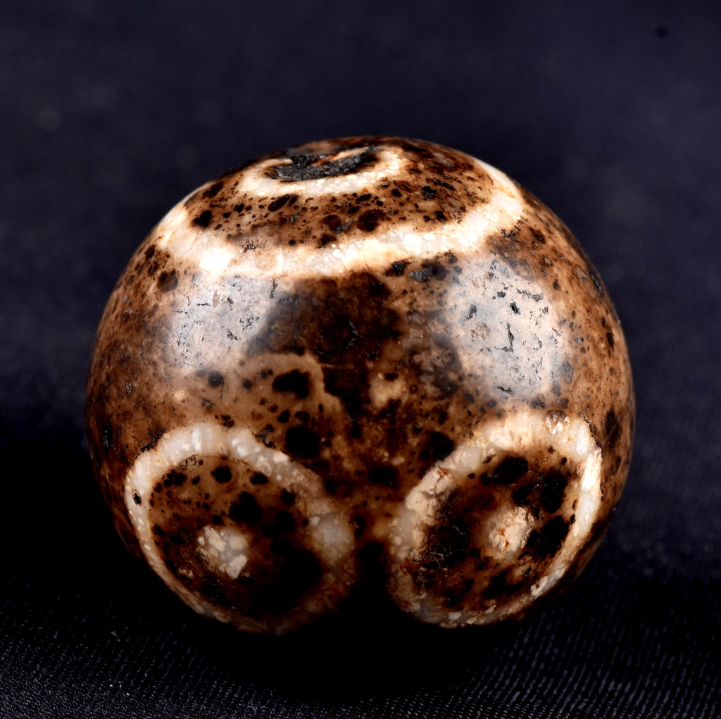Mystic old pum tek  Sulemani  stone/dzi bead / bhaisajyaguru /medicene  man 8841