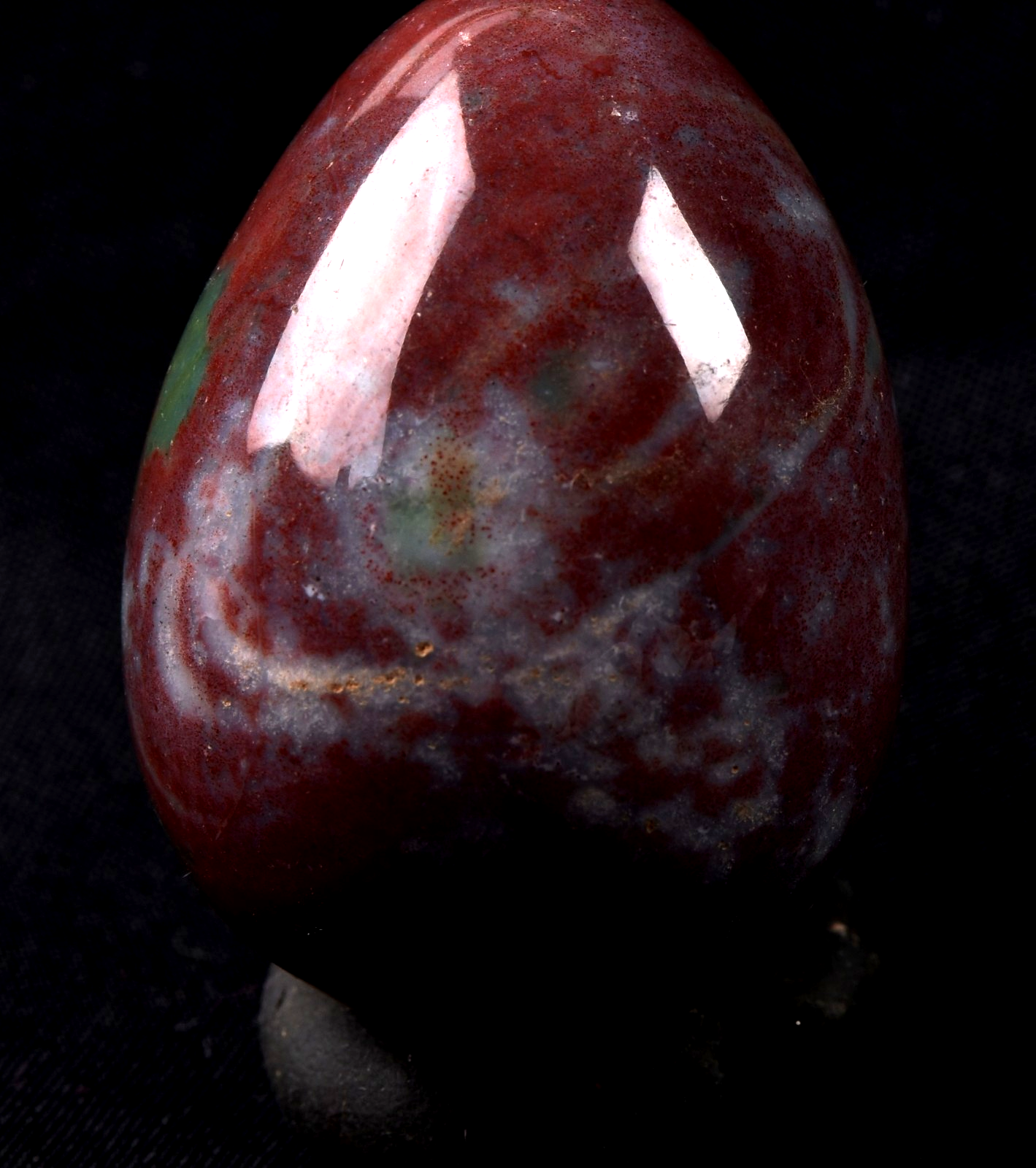 Blood stone  egg  energy and strength ,constant energy flows    grounding 8201