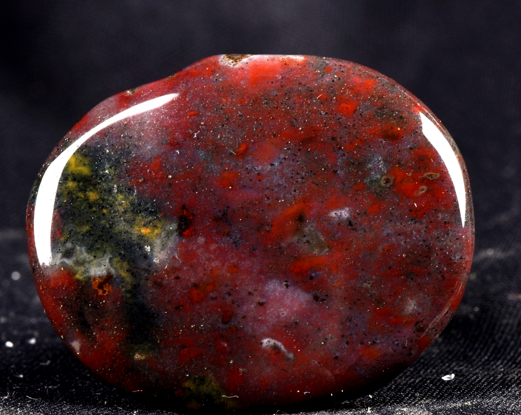 Blood stone    energy and strength ,constant energy flows    grounding 8240