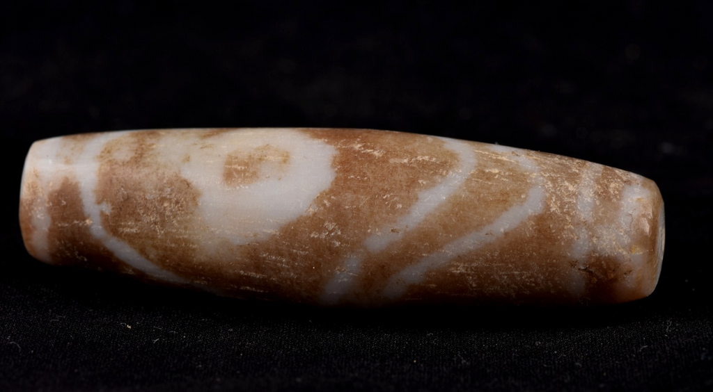 Mystic old pumtek  dzi/bhaisajyaguru/ ''evil eye'  bead with  reach patina #7803