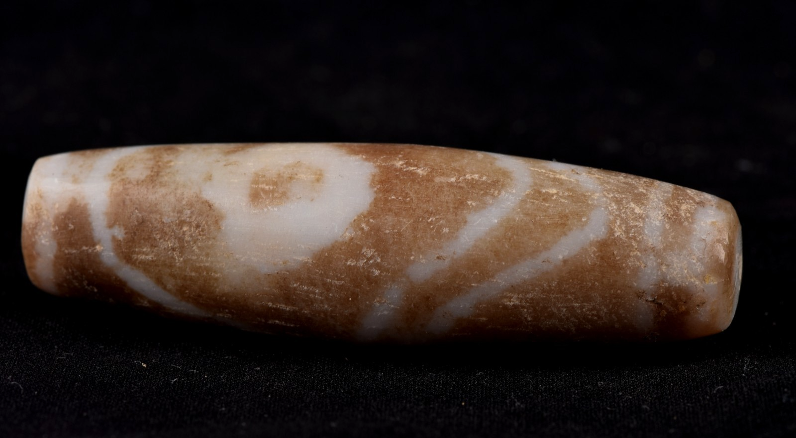 Mystic old pumtek  dzi/bhaisajyaguru/ ''evil eye'  bead with  reach patina #7803