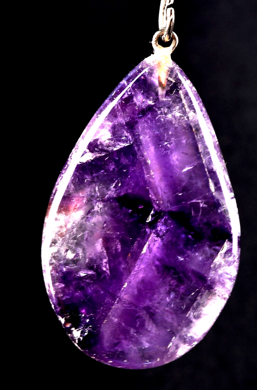 Amethyst chevron pendant cell regeneration,detoxification ,sleep disorder  #7373