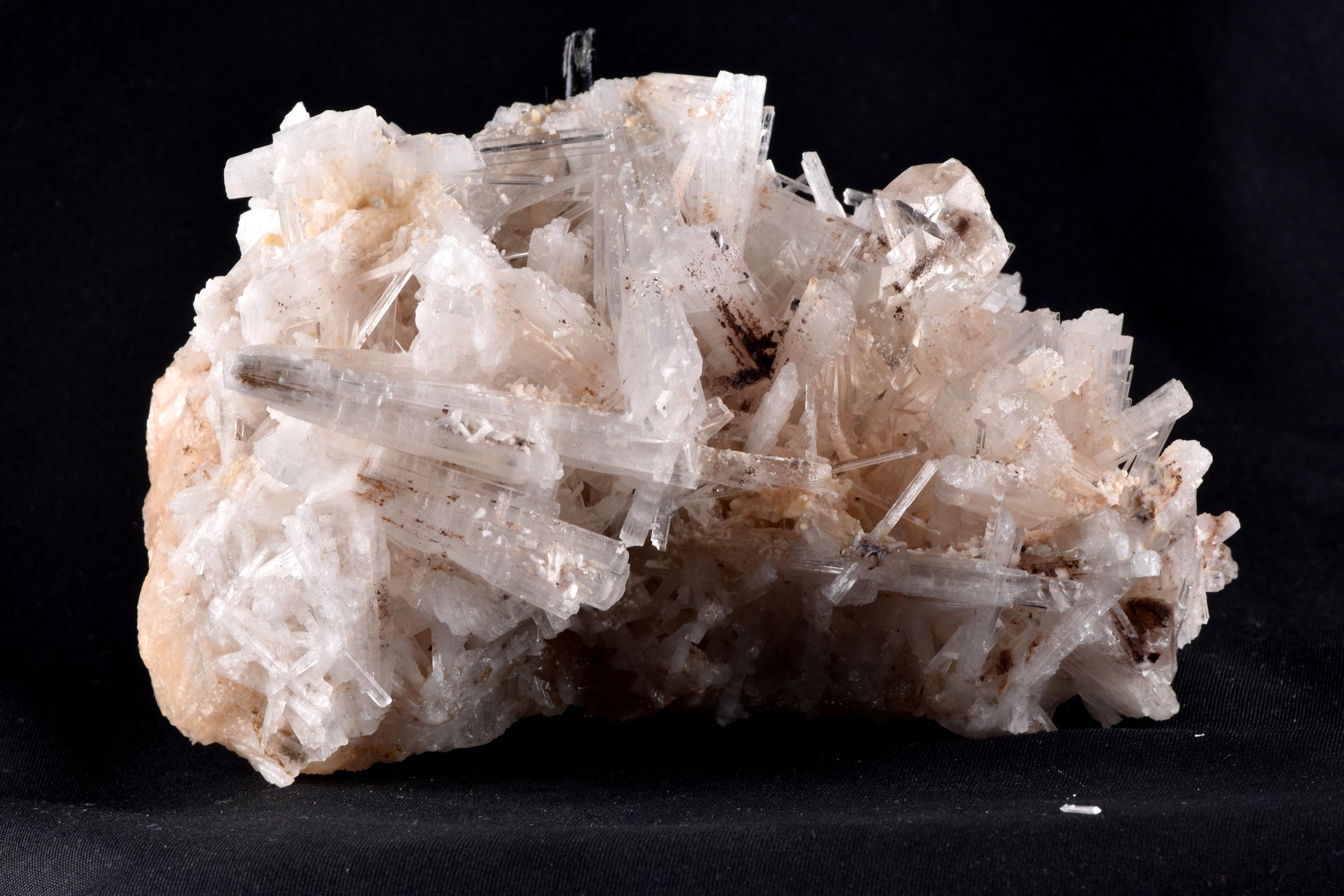 Natrolite flower with apophylite inbuilt  on stilbie base  high energy crystal healing ,third eye meditation 6713