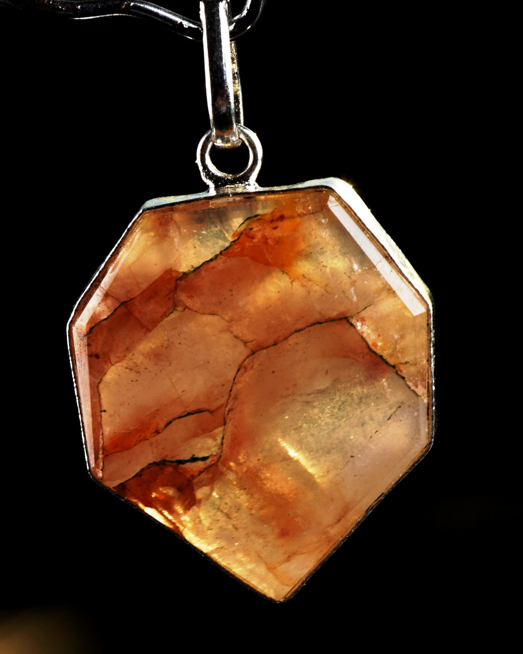 Himalayan red  agnitite  quartz  plate  pendant  supra mental manifestation  ''Himalayan wisdom''  7067