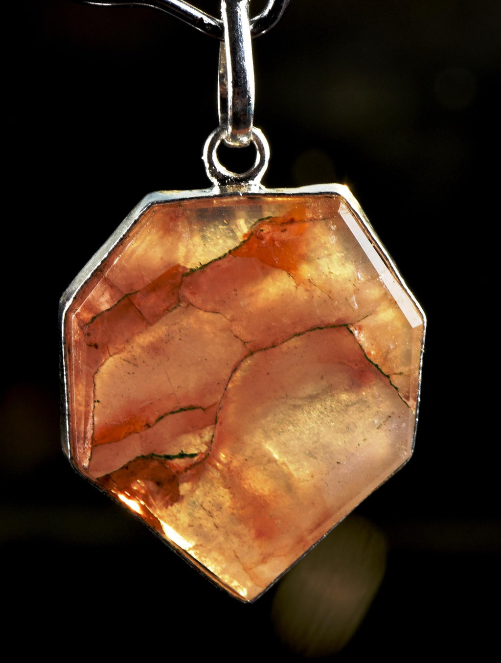 Himalayan red  agnitite  quartz  plate  pendant  supra mental manifestation  ''Himalayan wisdom''  7067