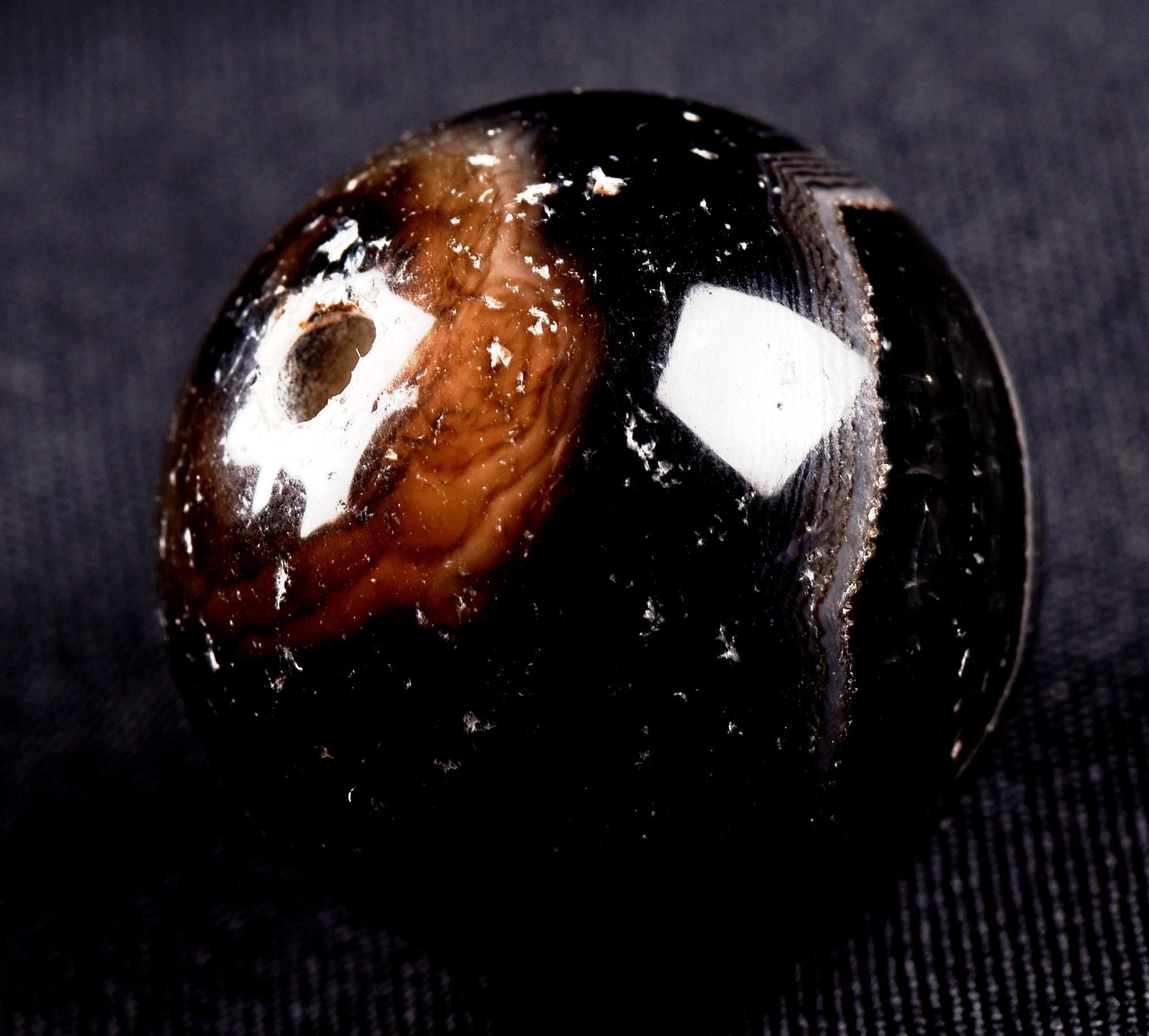 Mystic old  black Sulemani  stone/dzi bead / bhaisajyaguru  shaman ''eye of horus'' protection reach patina  #7351