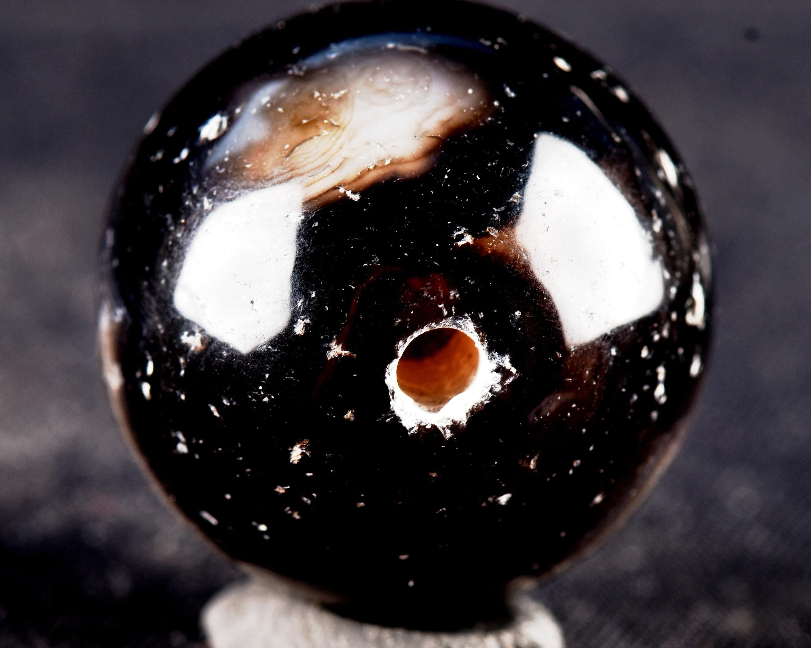 Mystic old  black Sulemani  stone/dzi bead / bhaisajyaguru  shaman ''eye of horus'' protection reach patina  #7351