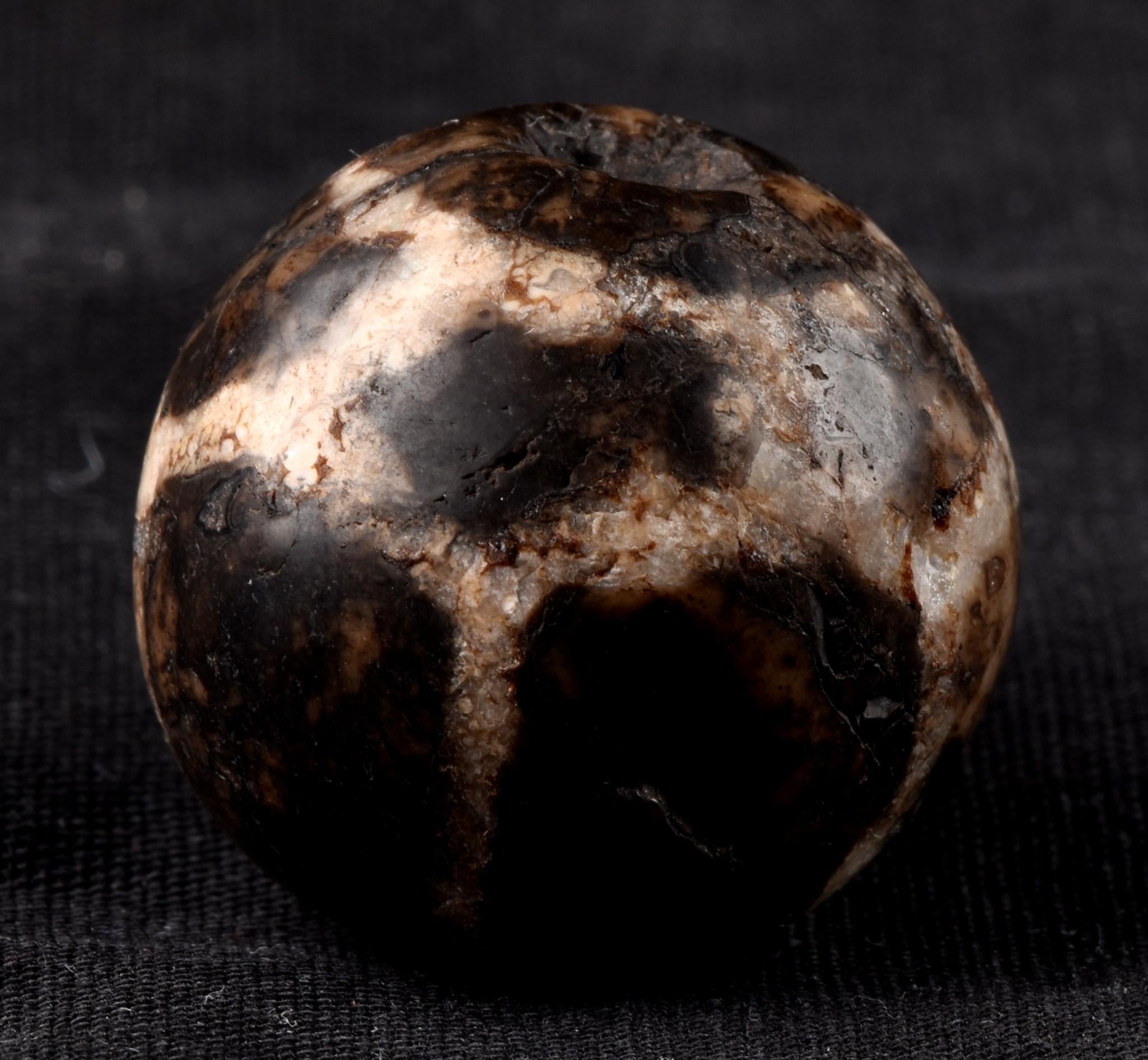 Mystic old pum tek  Sulemani  stone/dzi bead / bhaisajyaguru /medicene  man  shaman protection reach patina #7399