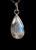 Moon stone  pendant  achieve inner growth and strength.  7737