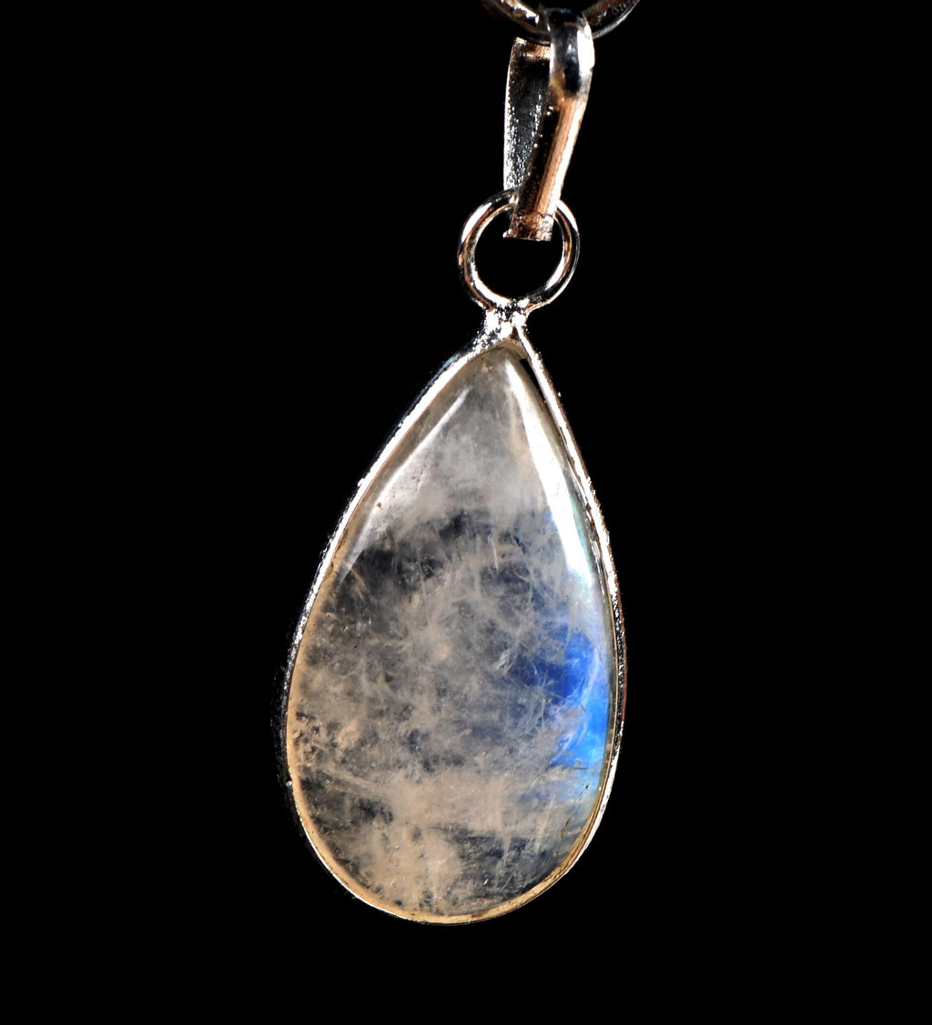 Moon stone  pendant  achieve inner growth and strength.  7737