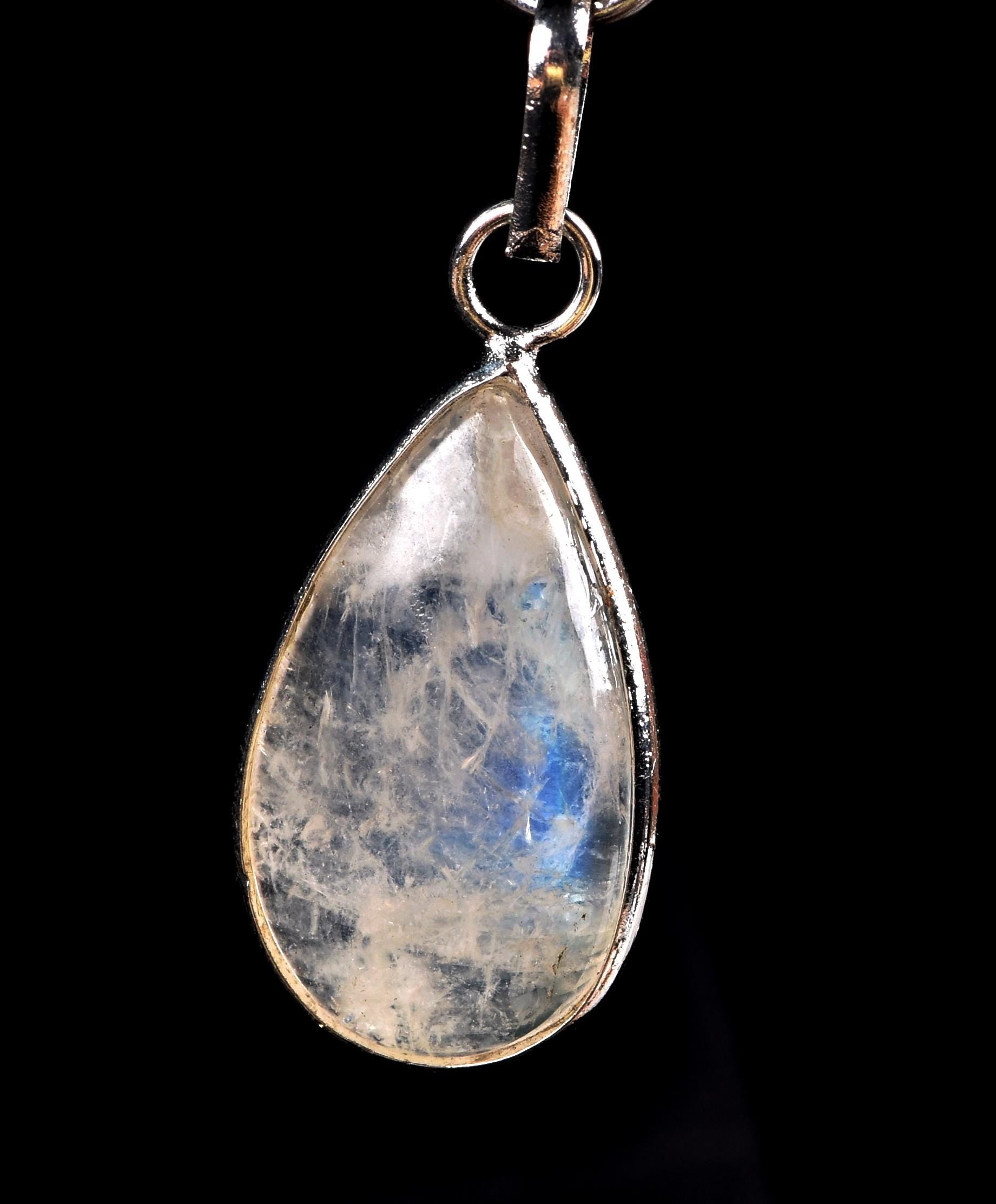 Moon stone  pendant  achieve inner growth and strength.  7737