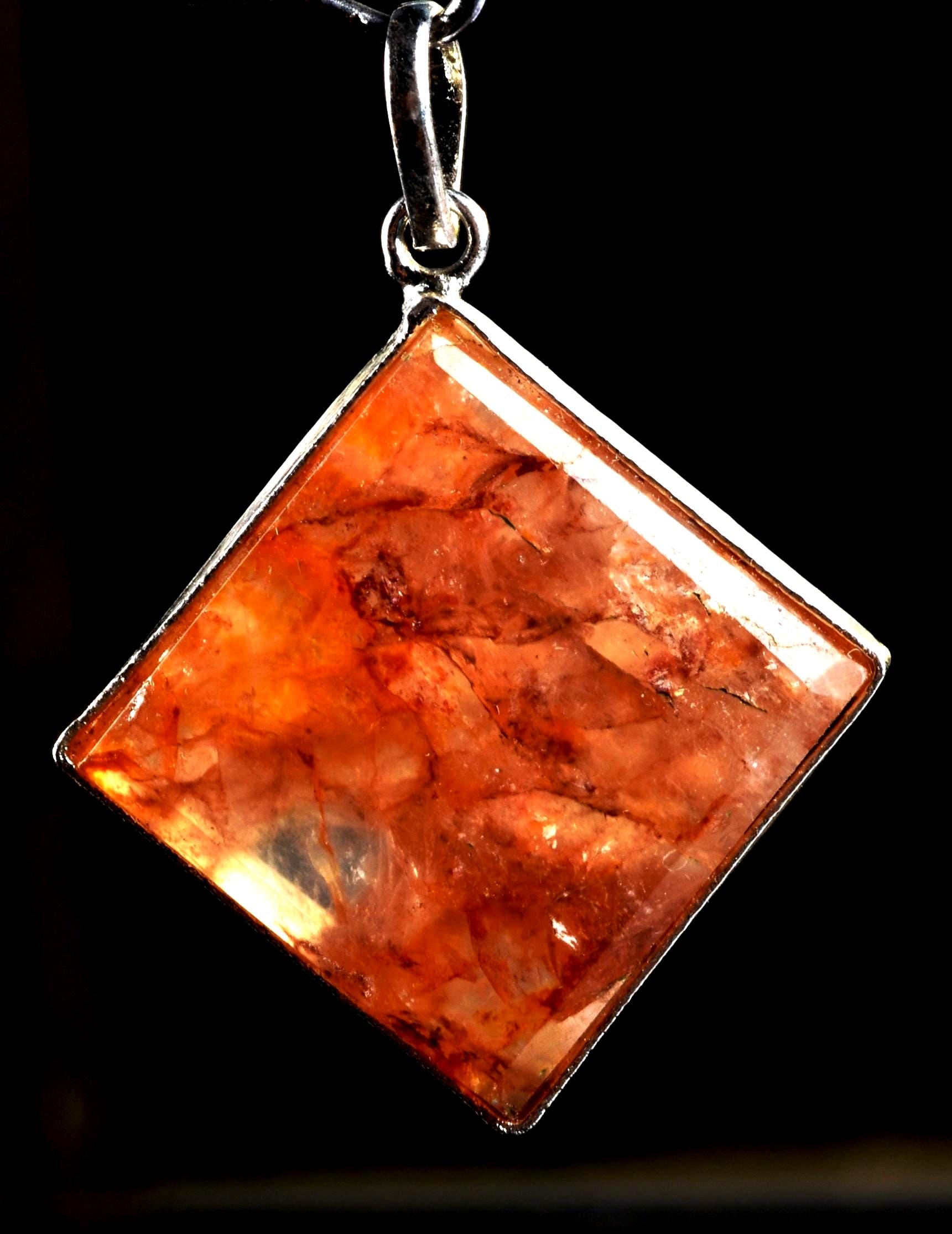 Himalayan red quartz agnitite  square  plate  pendant  supra mental manifestation  ''Himalayan wisdom''  7068