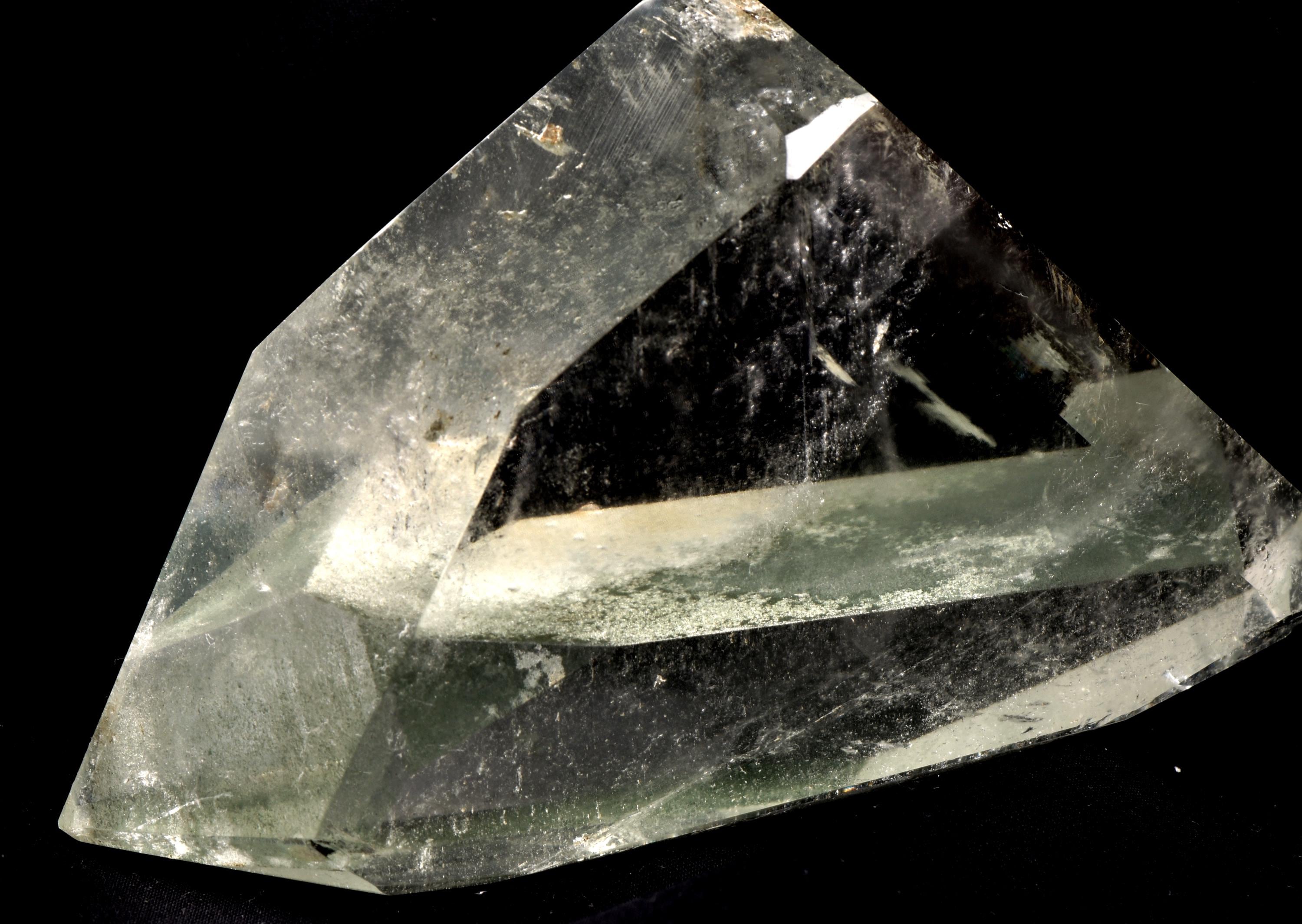 Himalayan green chlorite phantom   purifying, detoxifying cleanse the aura, chakras and energy meridians  Himalayan wisdom   7870