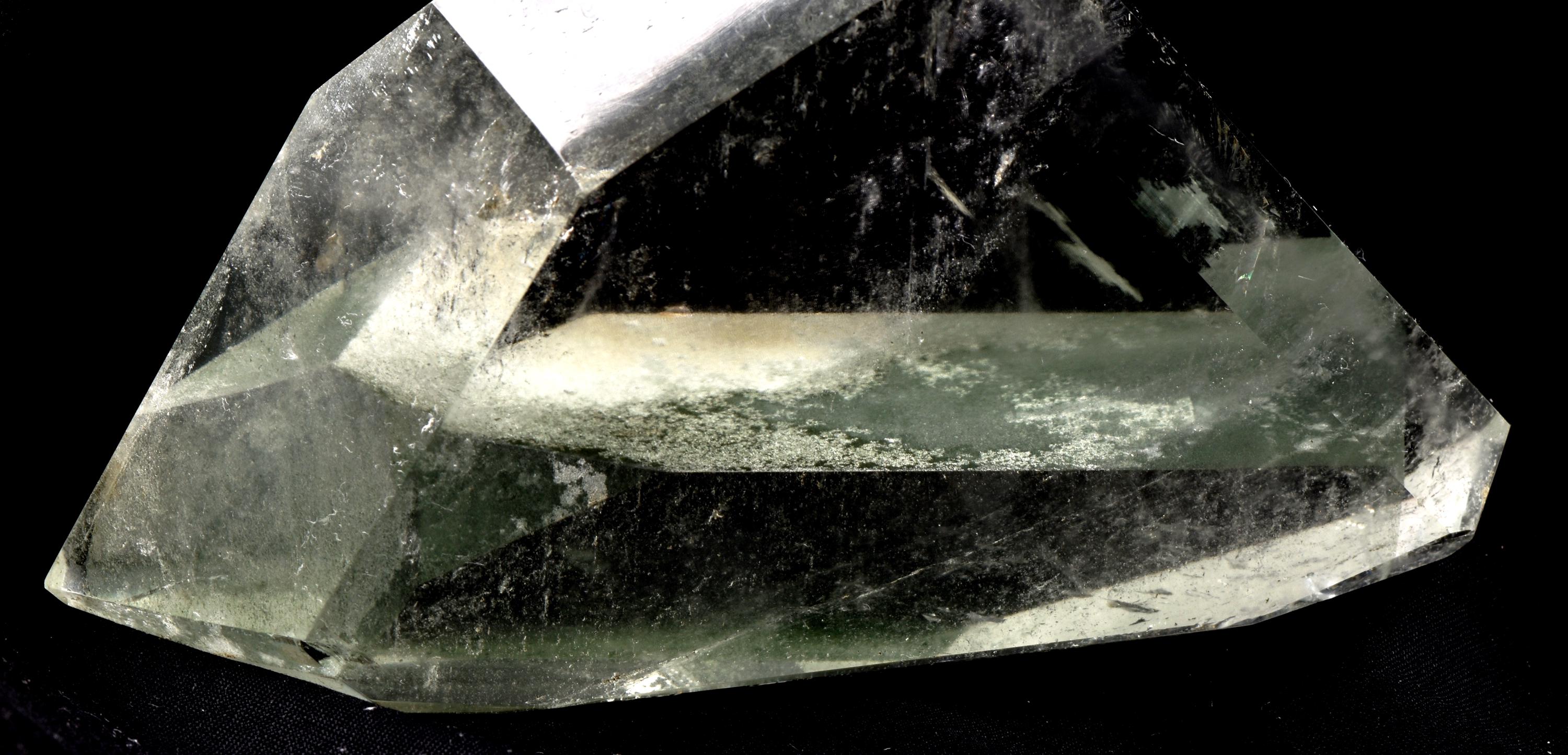 Himalayan green chlorite phantom   purifying, detoxifying cleanse the aura, chakras and energy meridians  Himalayan wisdom   7870