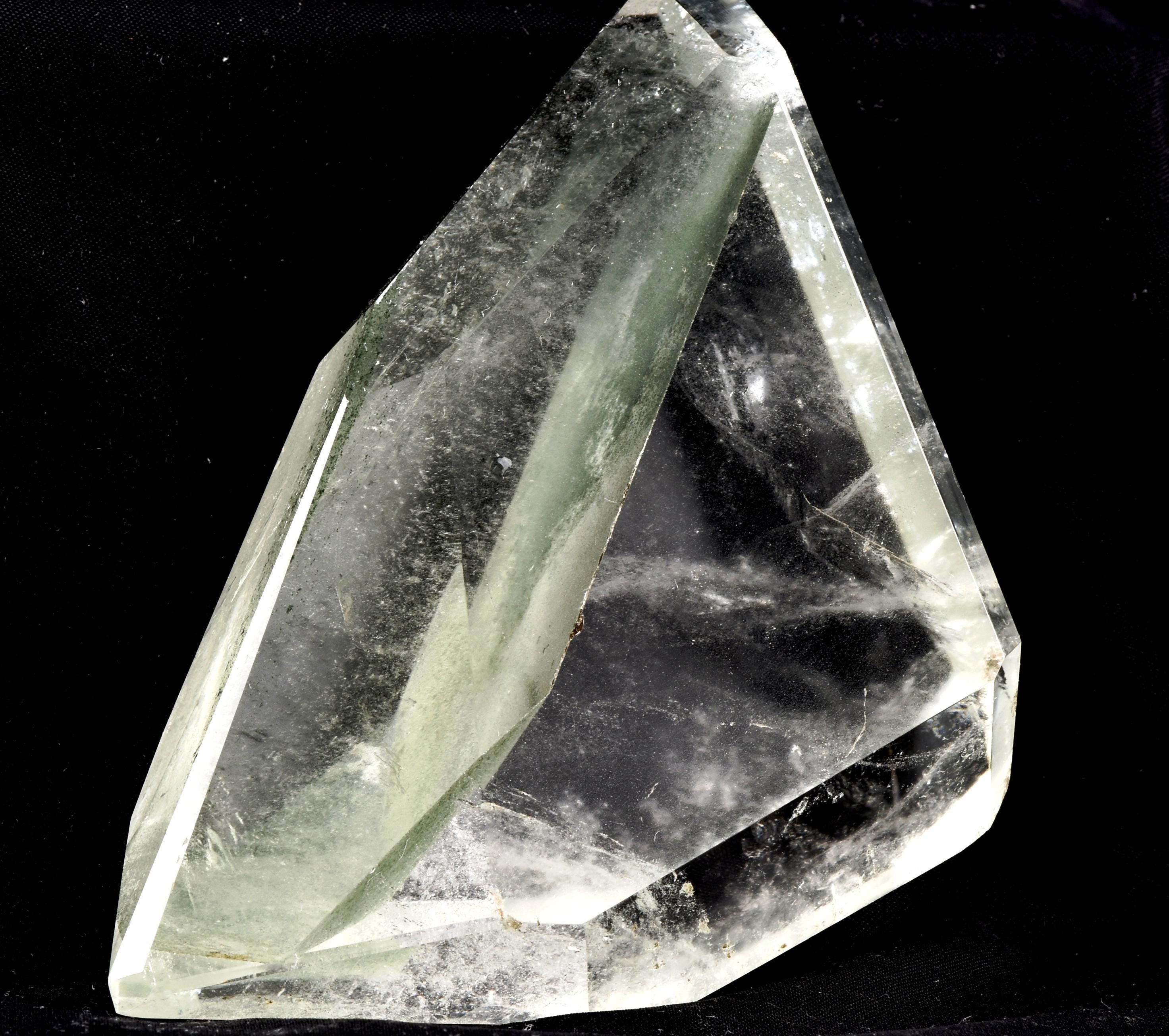 Himalayan green chlorite phantom   purifying, detoxifying cleanse the aura, chakras and energy meridians  Himalayan wisdom   7870