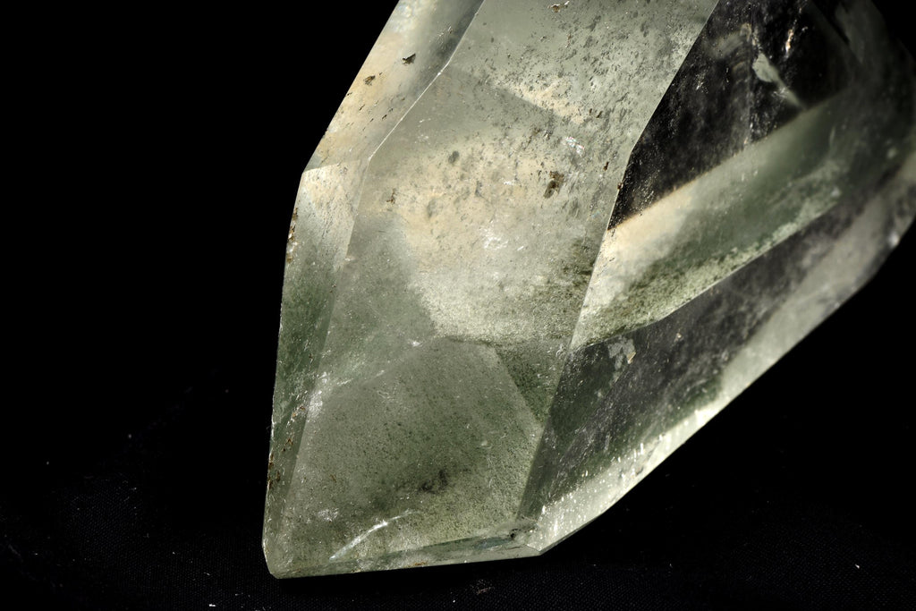 Himalayan green chlorite phantom   purifying, detoxifying cleanse the aura, chakras and energy meridians  Himalayan wisdom   7870