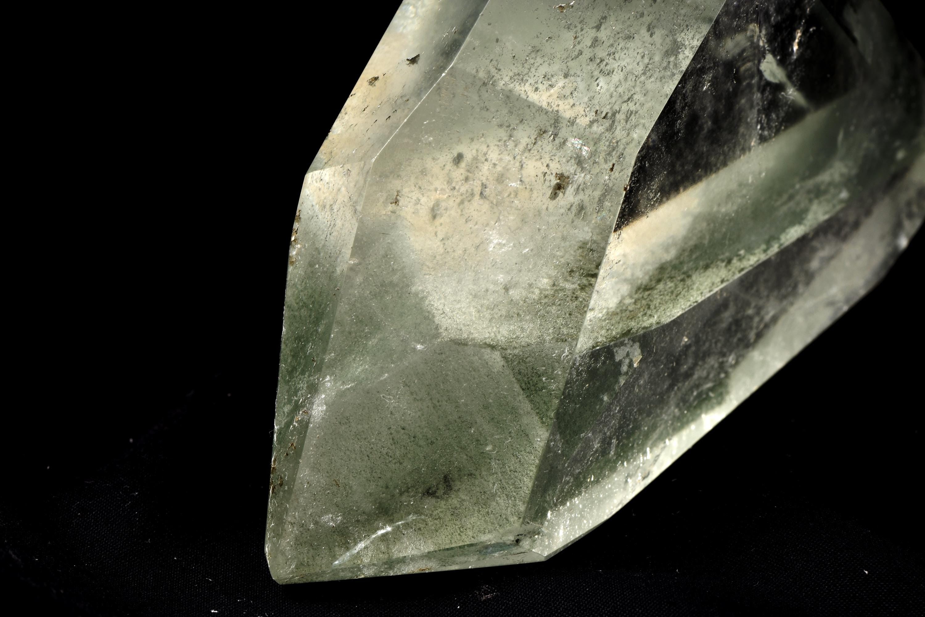 Himalayan green chlorite phantom   purifying, detoxifying cleanse the aura, chakras and energy meridians  Himalayan wisdom   7870