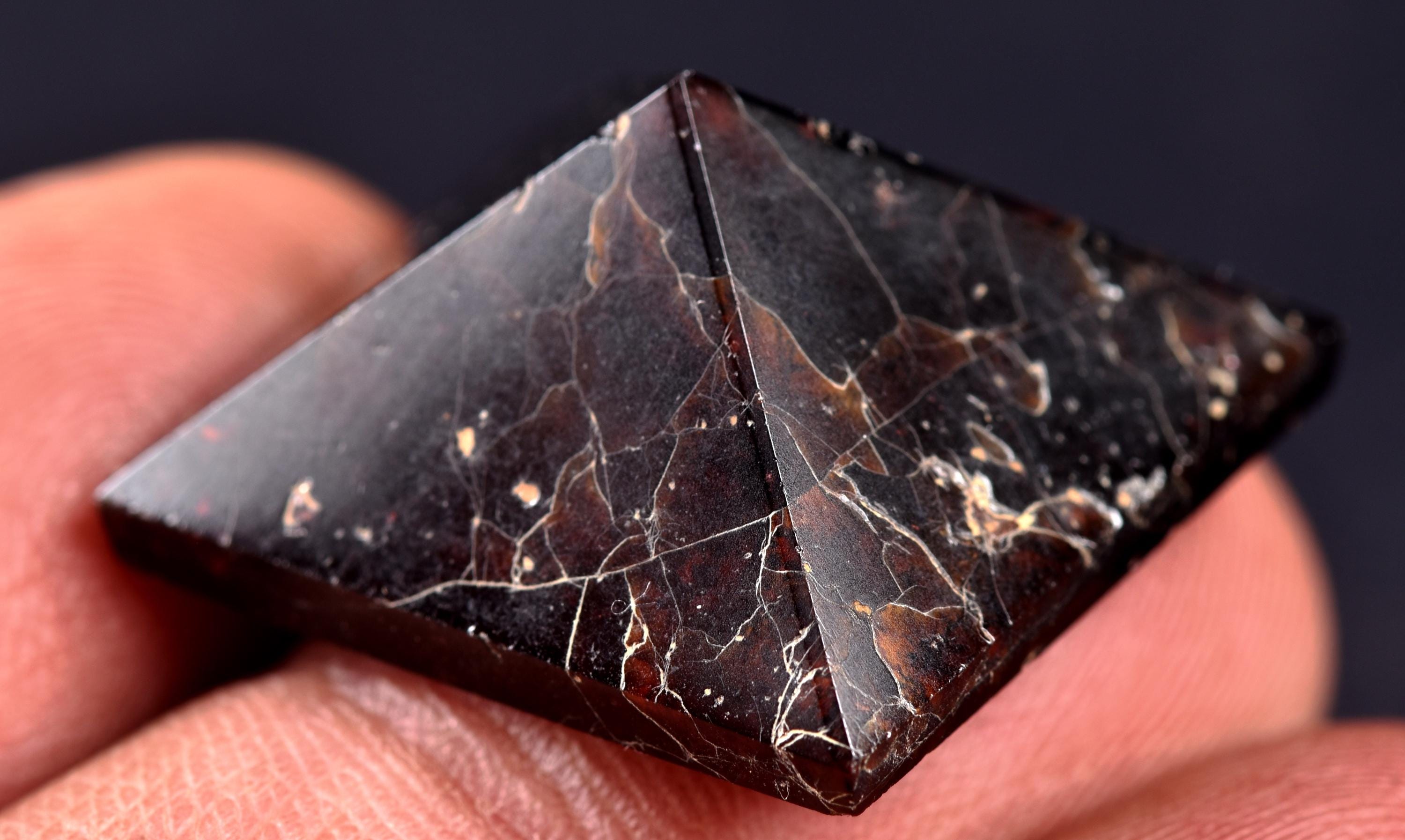 Garnet  polished pyramid natural  gem  from India # 7942