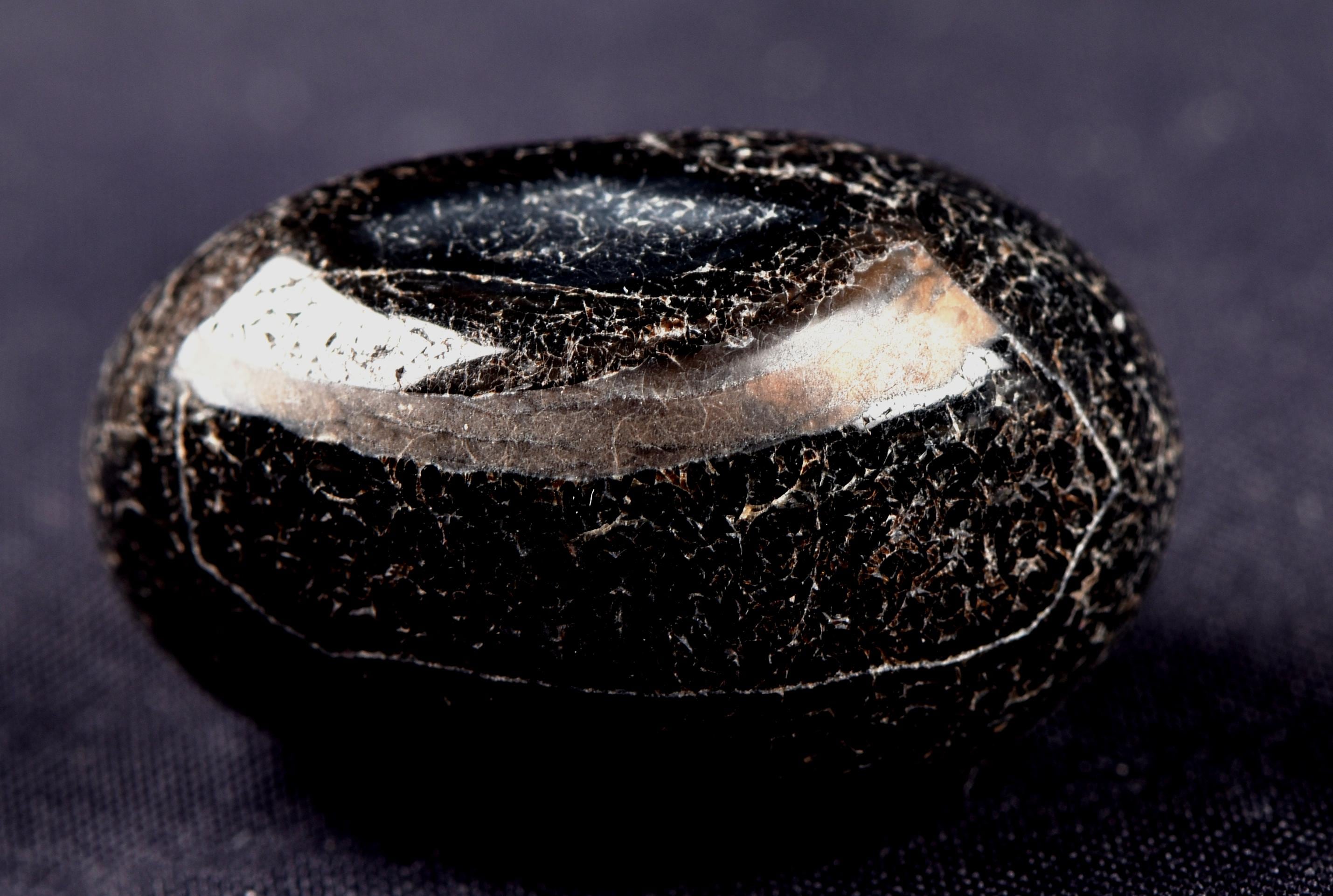 Mystic old  black Sulemani  stone/dzi  / bhaisajyaguru  shaman protection reach patina  #8036