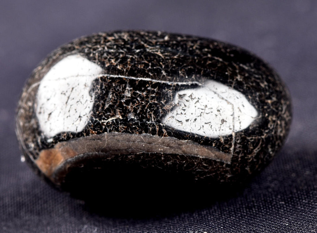 Mystic old  black Sulemani  stone/dzi  / bhaisajyaguru  shaman protection reach patina  #8036