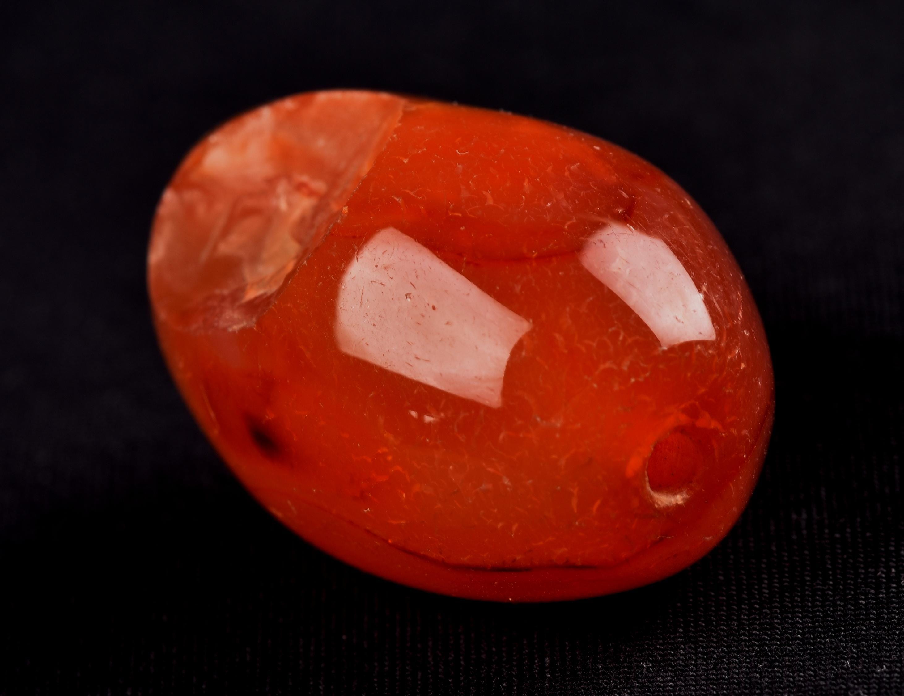 old mystic  pema raka = red lotus color bead ''sanctified'' by ritual, courage creativity# 8084