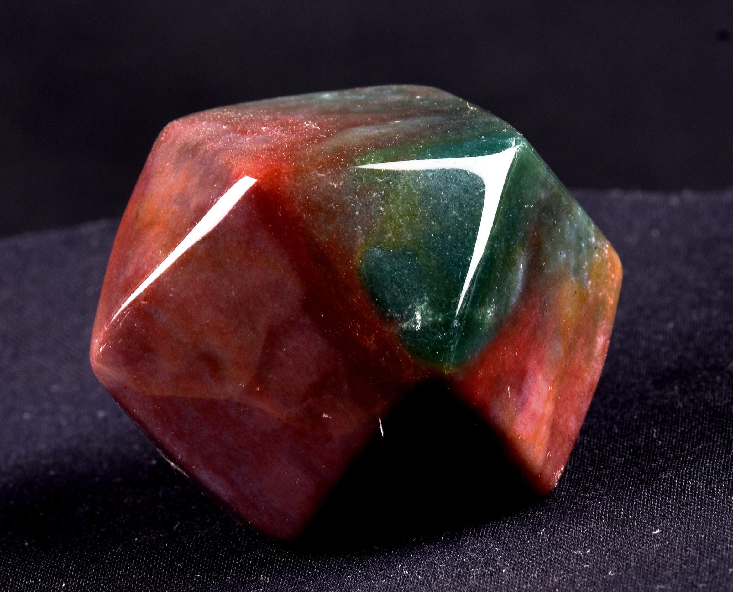 Blood stone  hexagonal  energy and strength ,constant energy flows    grounding negative energy and cleansing the body  7526