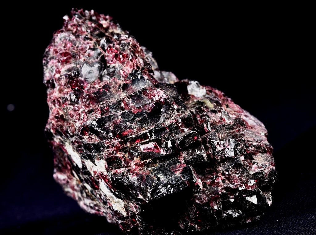 Garnet natural  juicy gem free form passion courage  # 8174