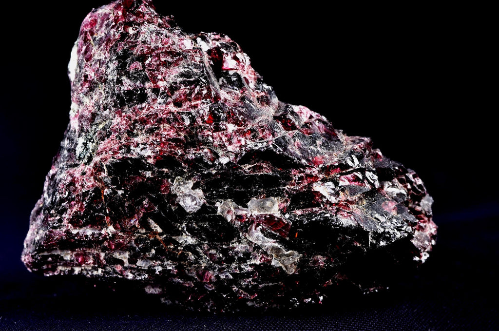 Garnet natural  juicy gem free form passion courage  # 8174